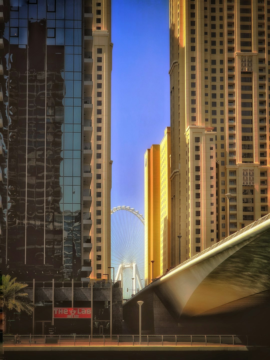 Downtown Dubai Living and Travel Guide