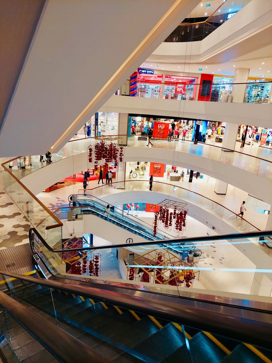 Dubai Shopping Guide: What to Buy and Where to Save