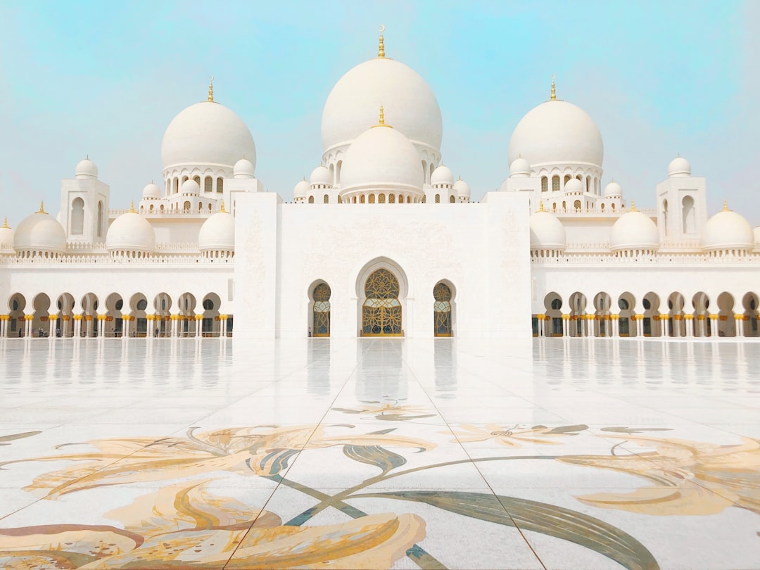 Abu Dhabi Day Trip from Dubai: Complete Guide 2025