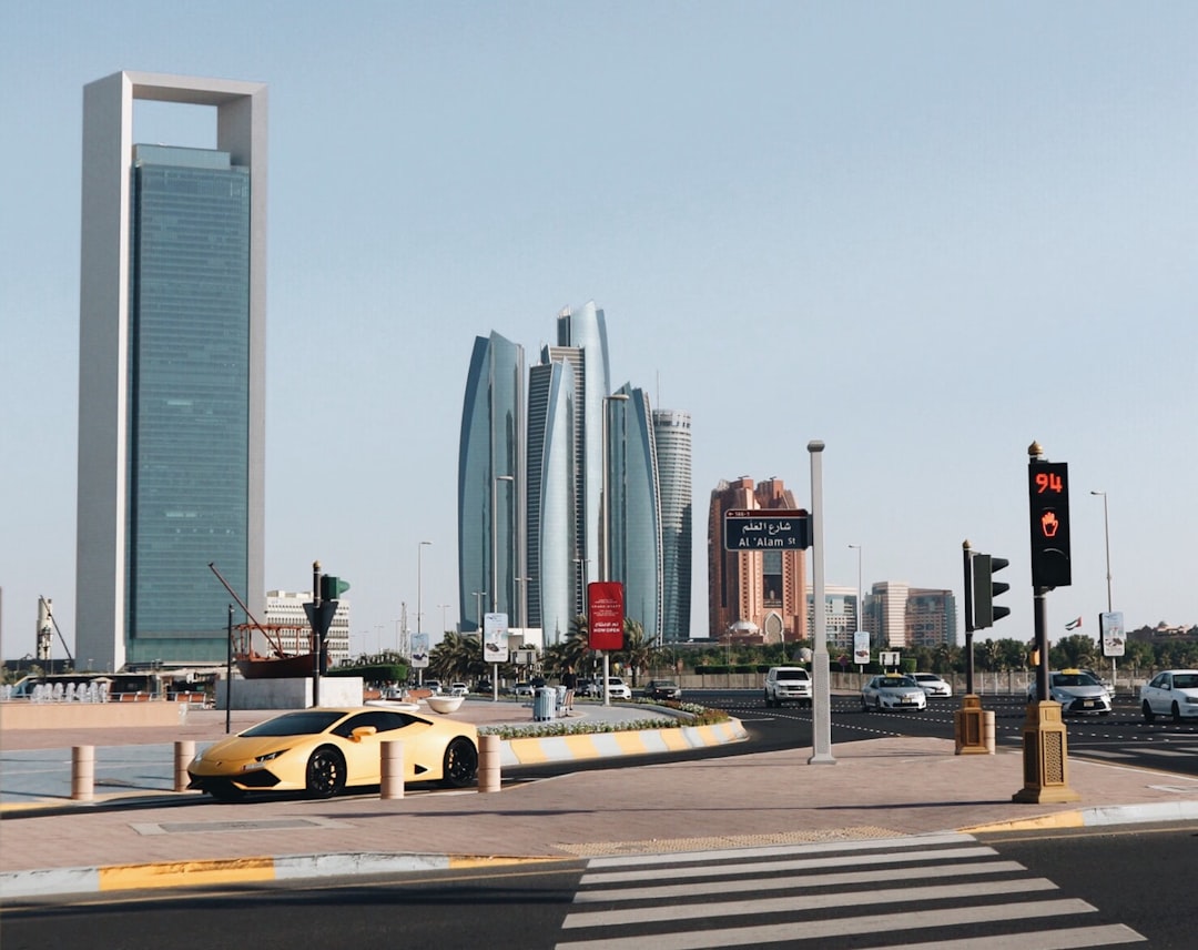 Dubai to Abu Dhabi: How to Get There & What to See