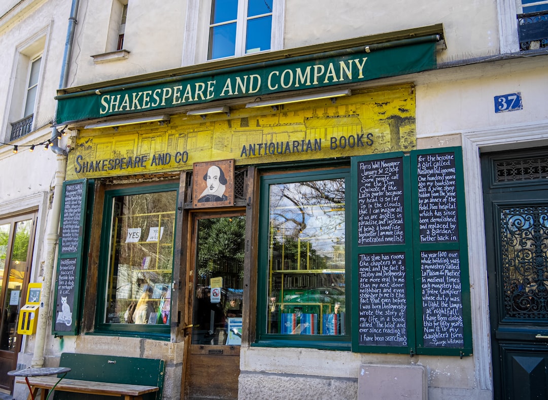 Shakespeare Co French Cafe – Experience Guide