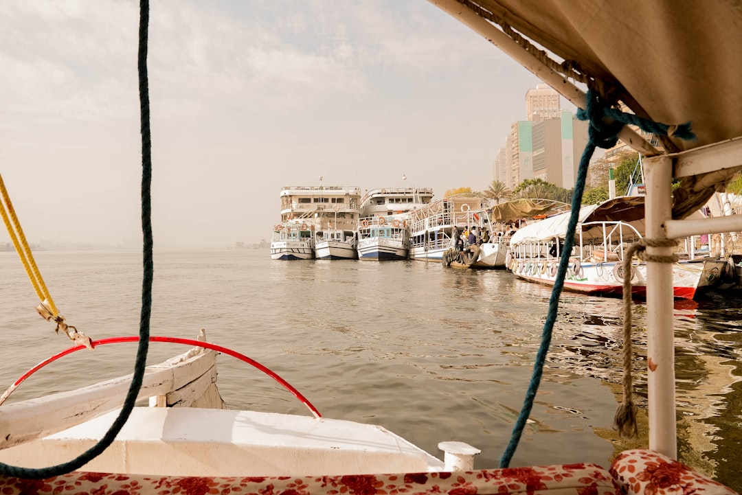 Dubai Donut Boat Rides – Experience Guide
