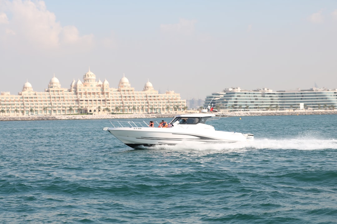 Dubai Speedboat Tours – Experience Guide