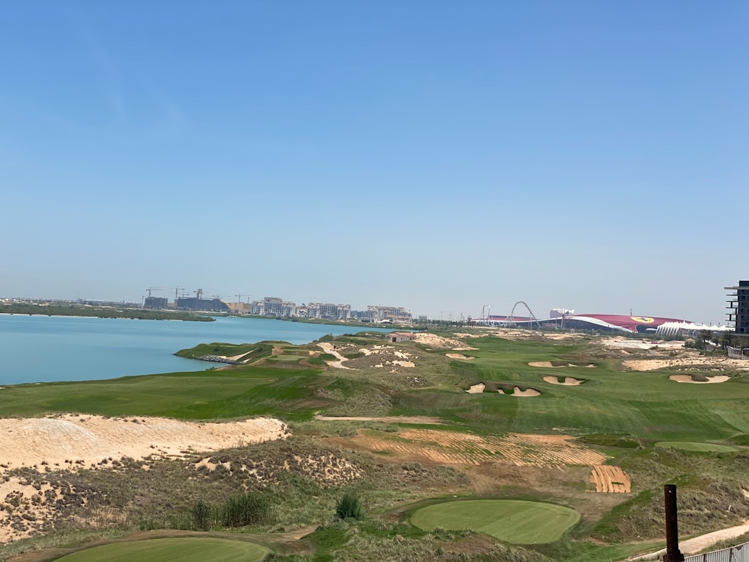 Dubai Golf Courses – Experience Guide
