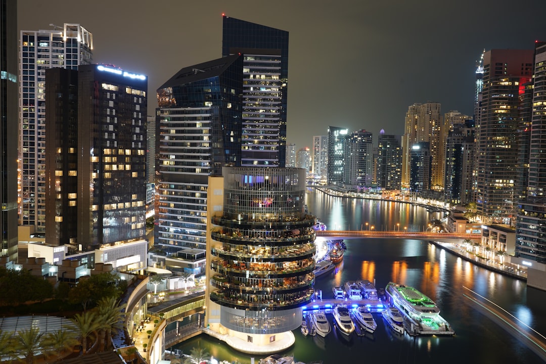 Dubai Singapore Comparison – Experience Guide