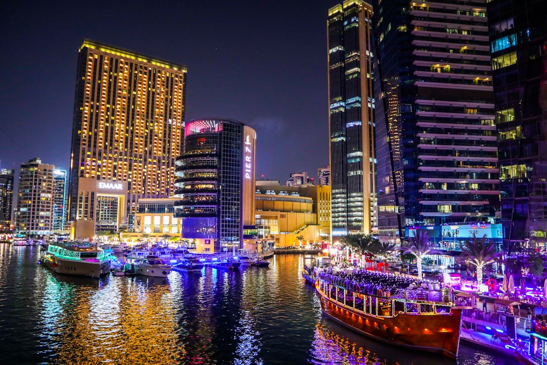 Dubai Bangkok Travel Comparison – Experience Guide